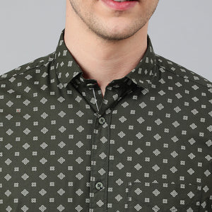 Men Olive Standard Fit Printed Casual Shirt