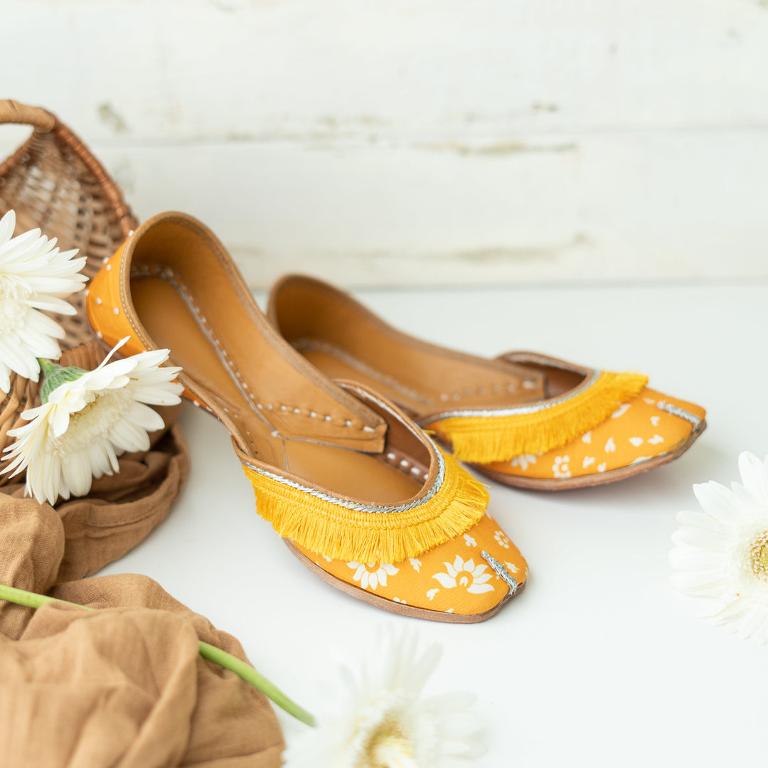 Yellow French Laced Printed Jutti