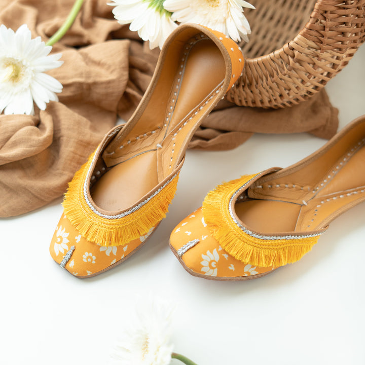 Yellow French Laced Printed Jutti