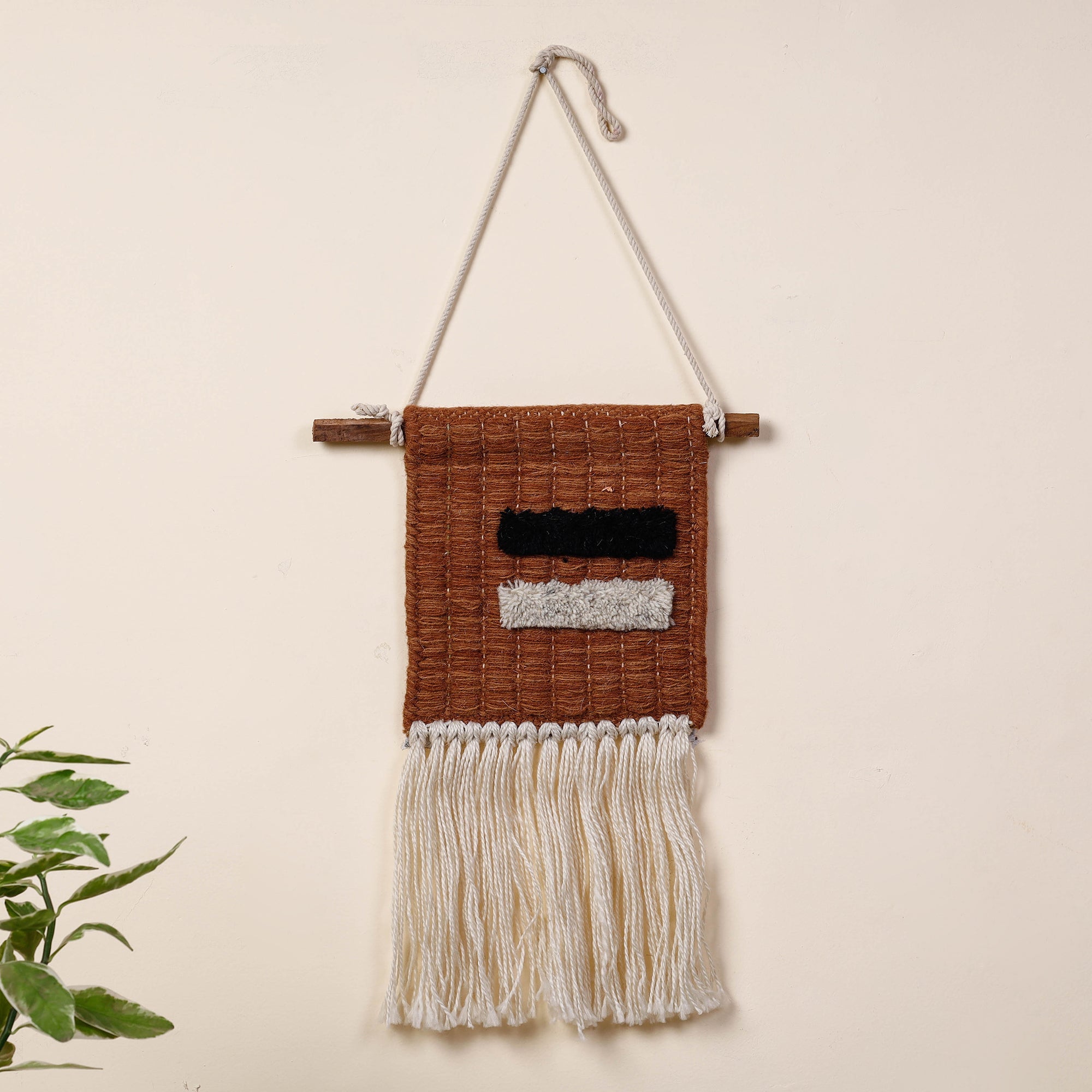 ITOKRI CRAFTS INITIATIVE Bhadohi Handwoven Wool Geometric Fringed Wall Hanging