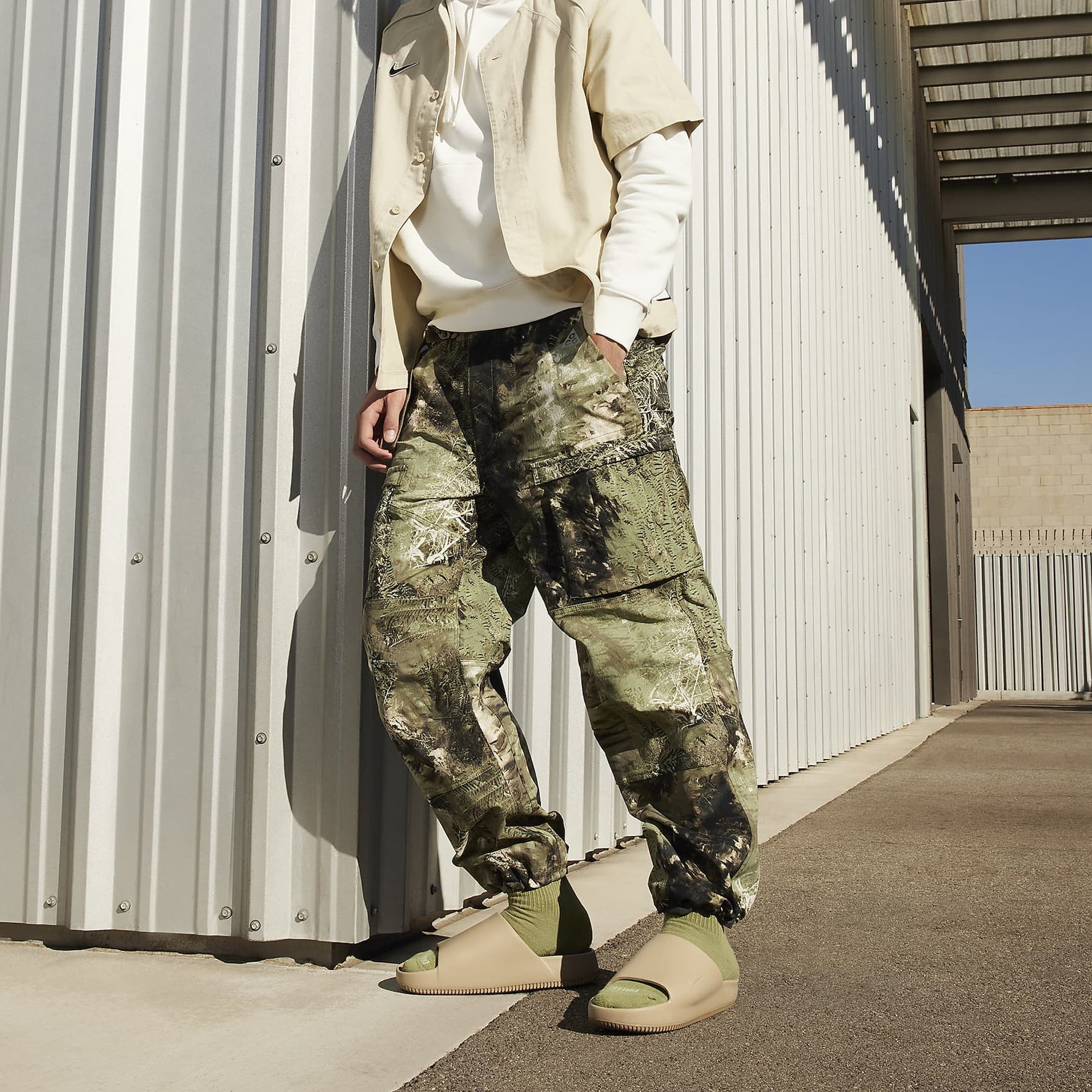 Nike | CALM { KHAKI/KHAKI - view 5