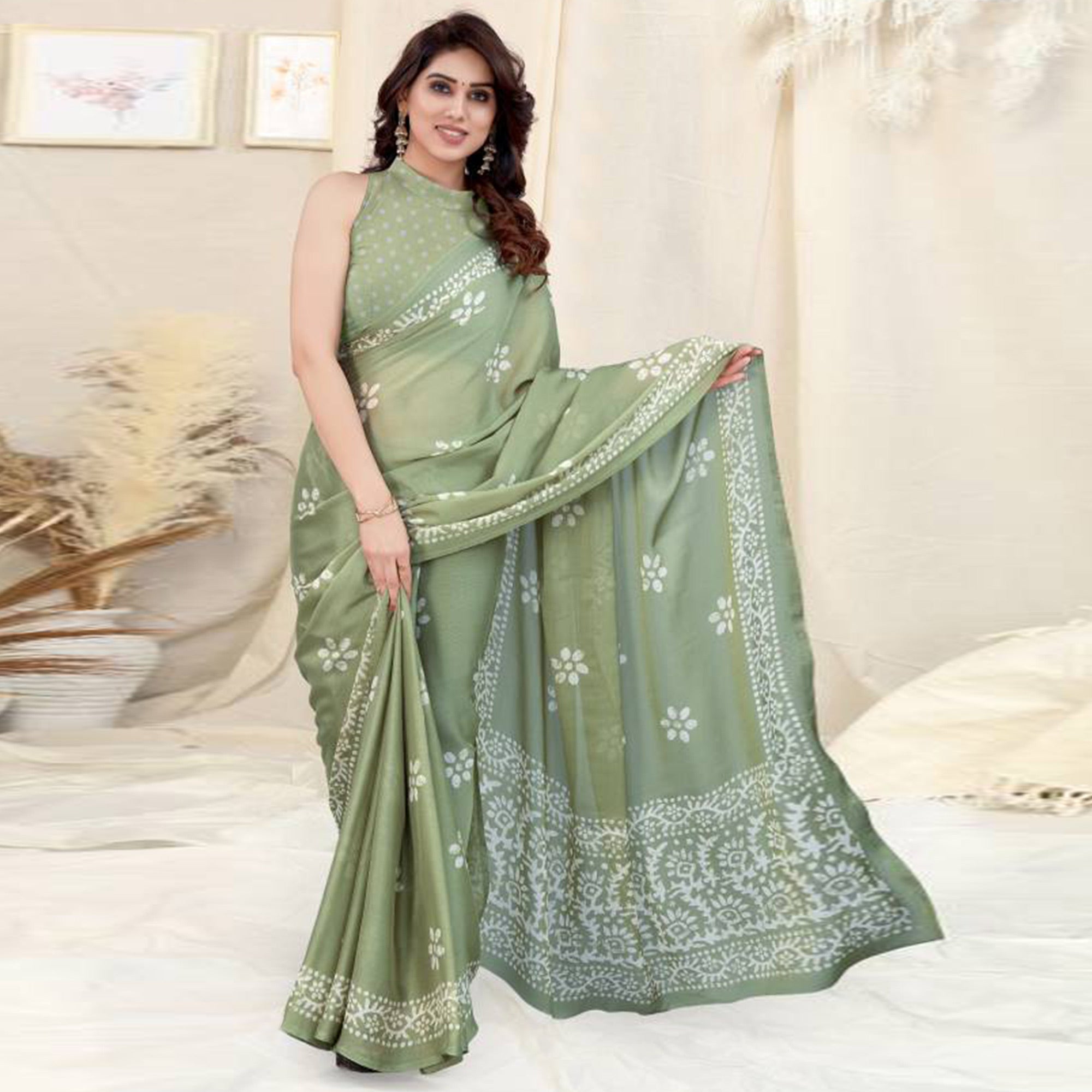 BlackTree green-floral-printed-chiffon-saree-3 - view 2