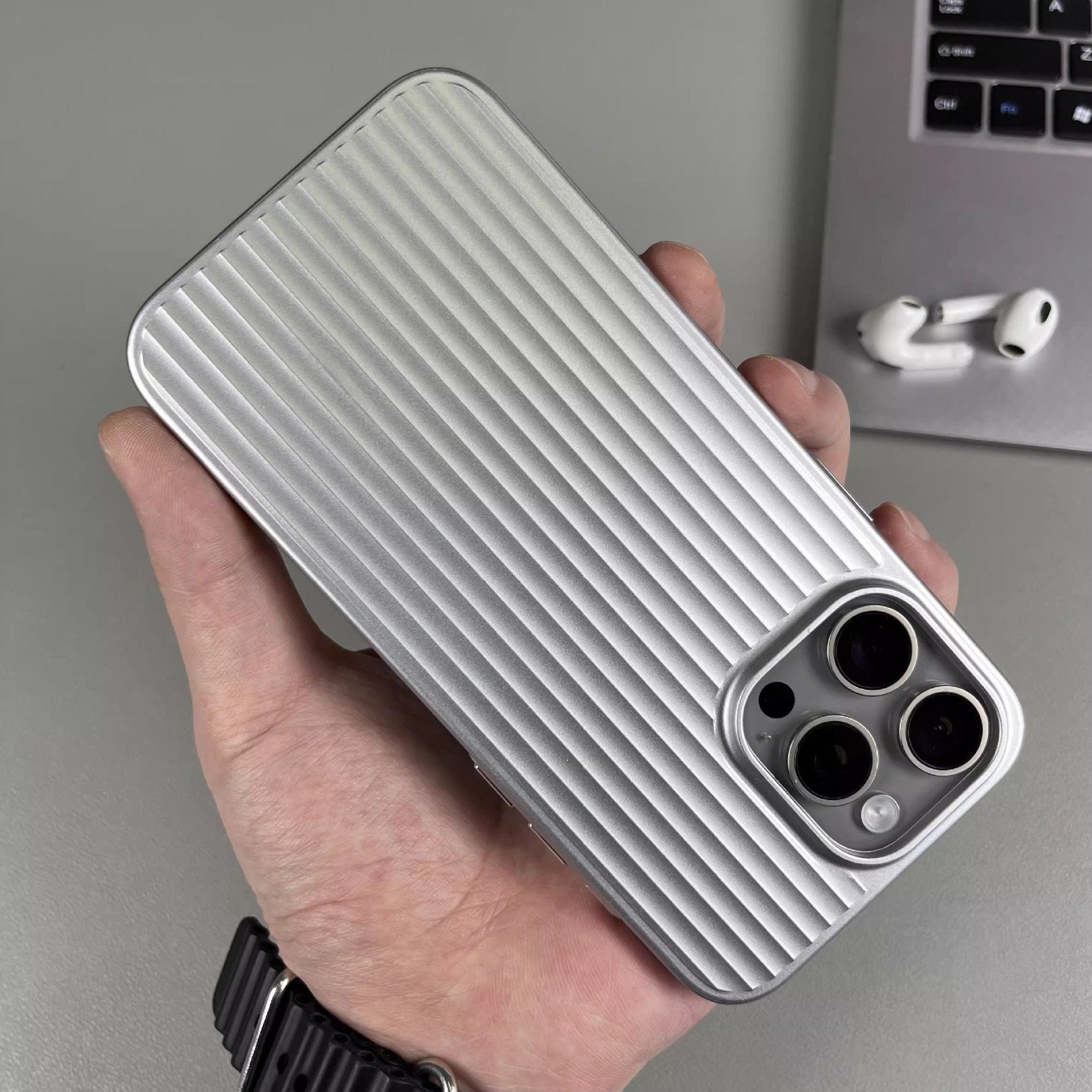 Million Cases Corrugated Pattern Matte Plating Case - iPhone - view 5
