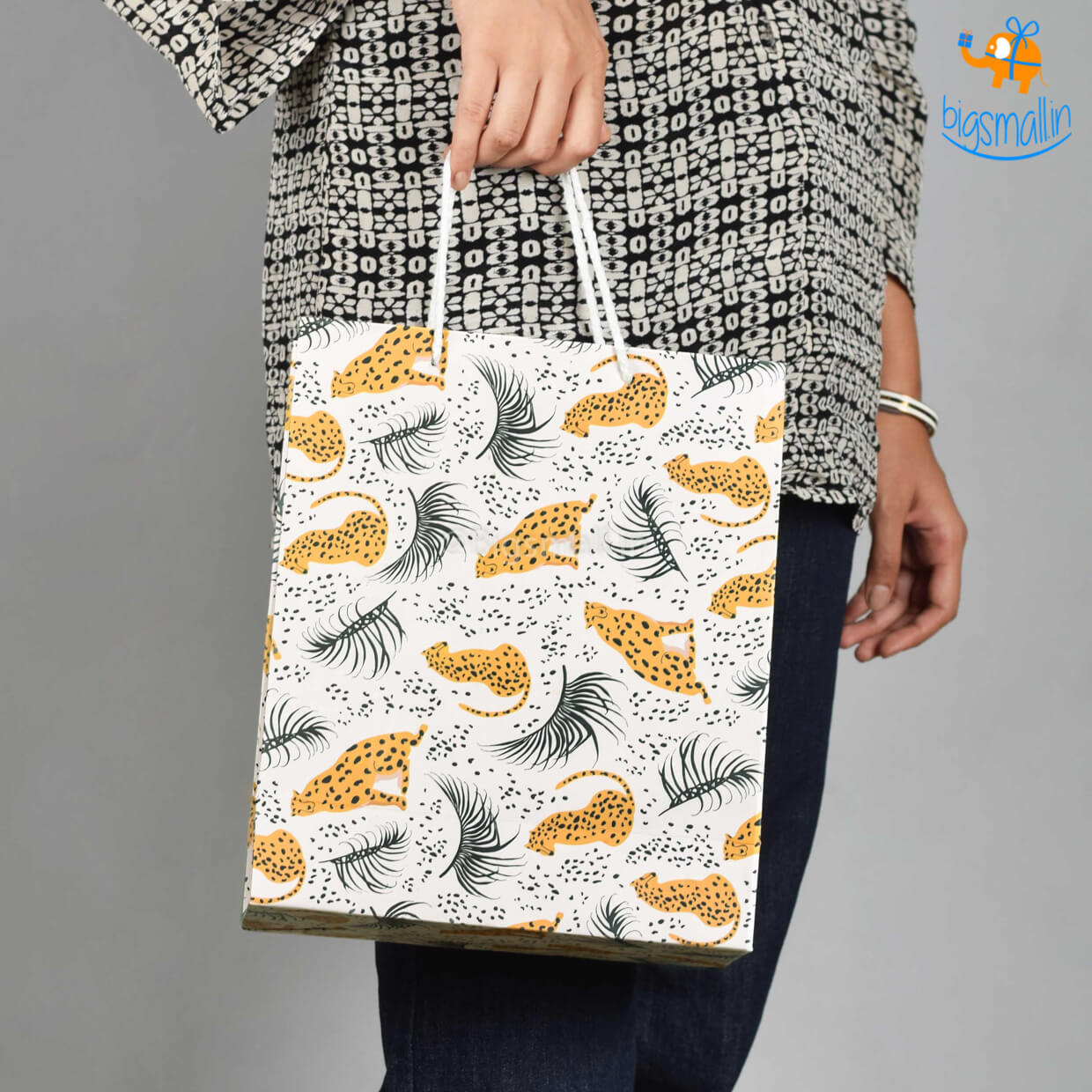 Ascetic Cheetah Printed Gift Bags - view 2