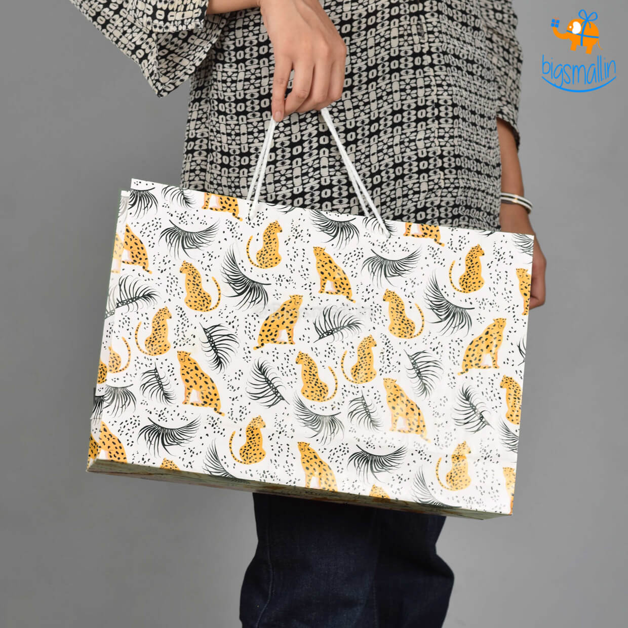 Ascetic Cheetah Printed Gift Bags - view 4
