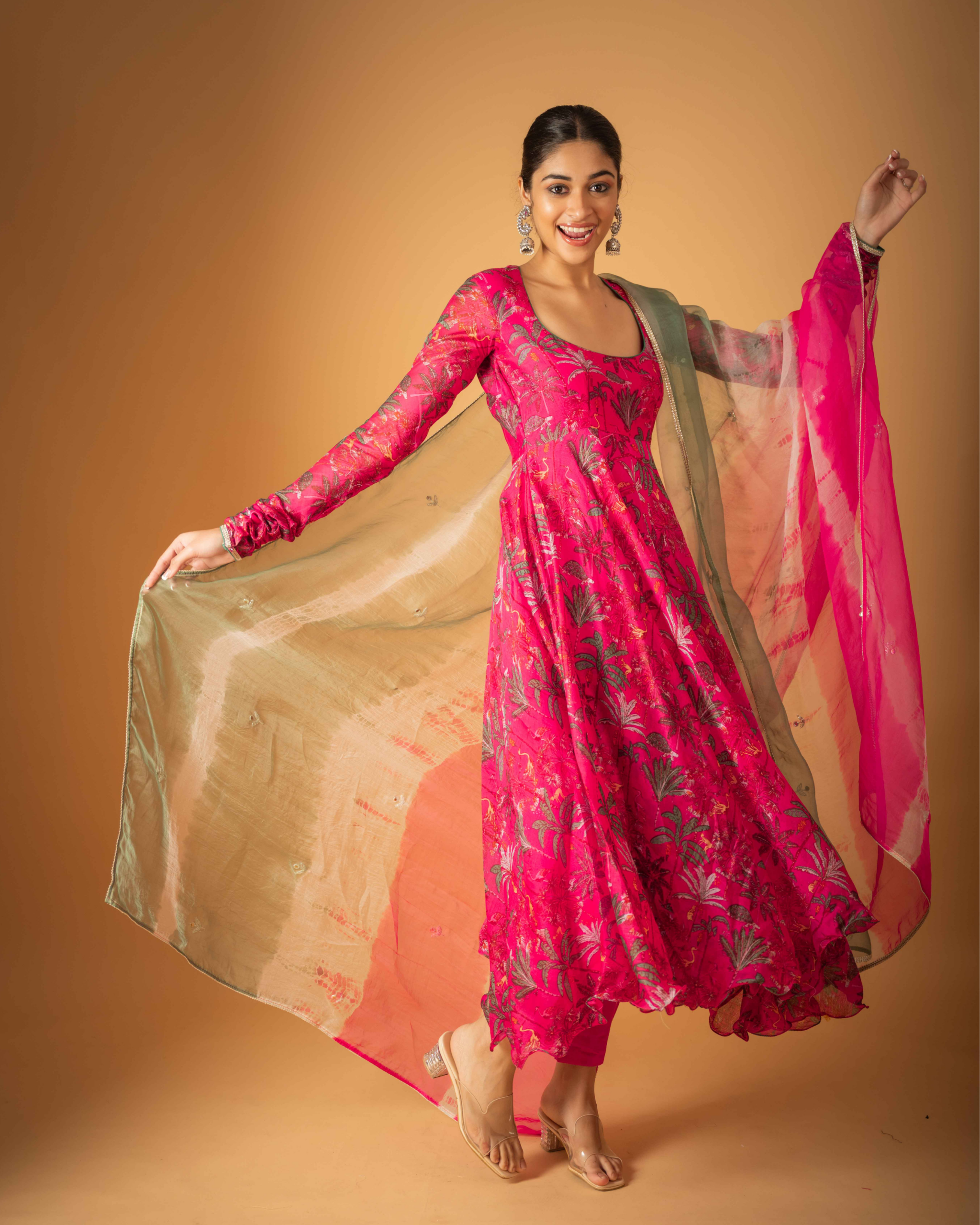 Aachho Taavi Chanderi Suit Set - view 10