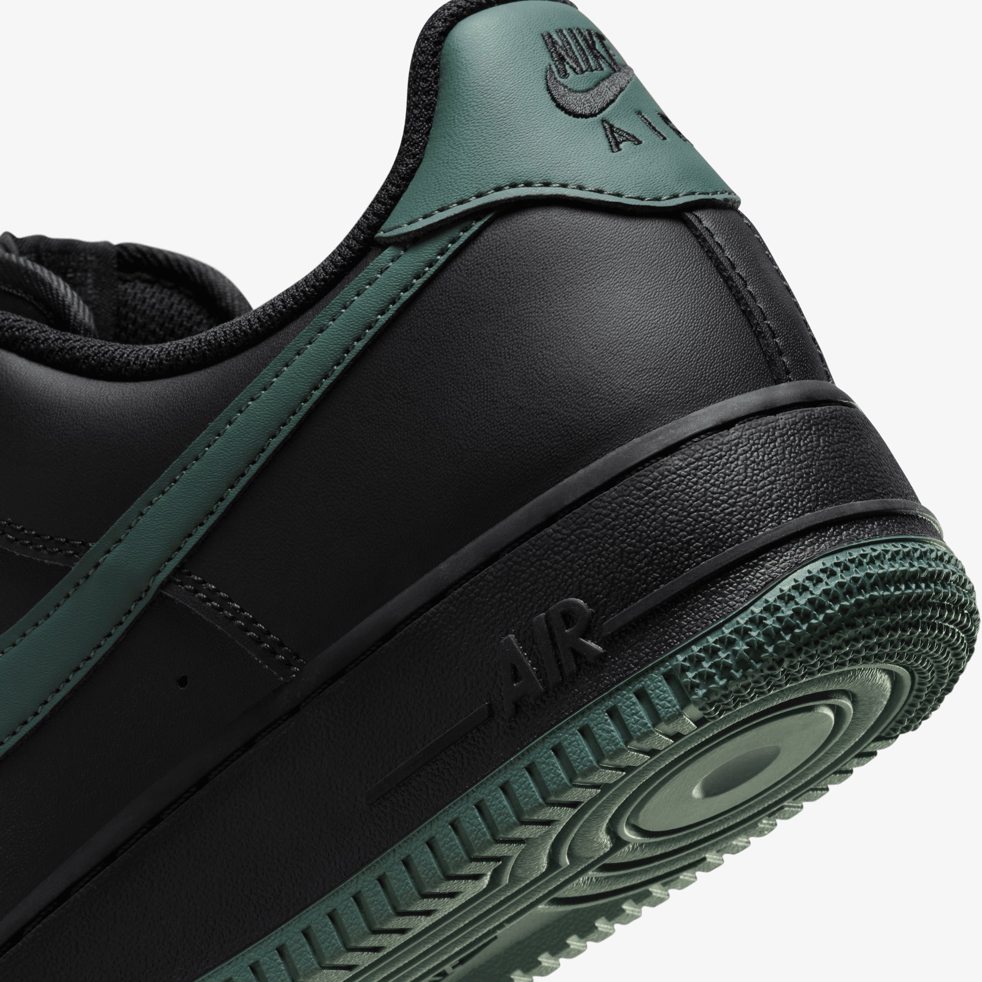 Nike | Air Force 1'07 { Black/vintage Green - view 6
