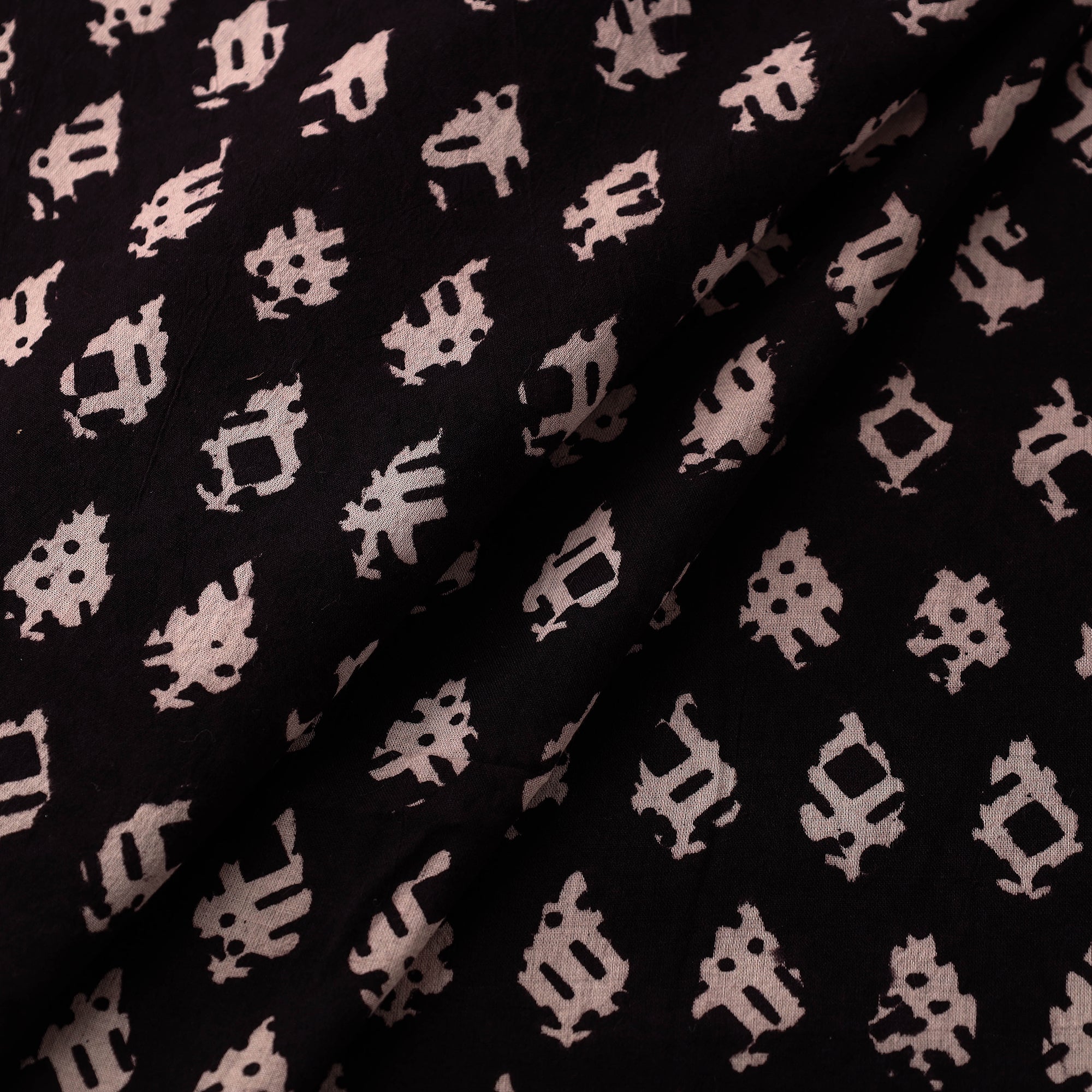 BAGH PRINTS BY YAKOOB KHATRI Black - Natural Dyed Bagh Block Print Mul Cotton Fabric 02 - view 2