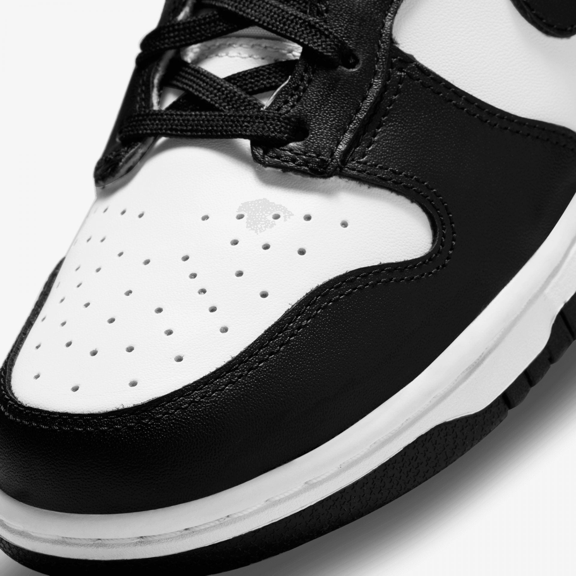 Nike | DUNK HIGH { BLACK/WHITE - view 3