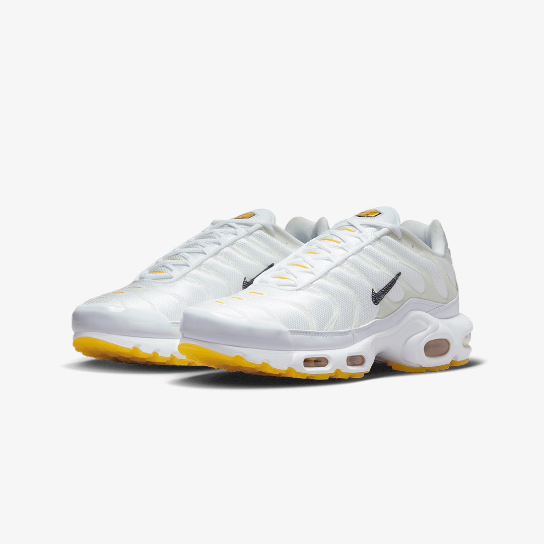 Nike | AIR MAX PLUS SE { WHITE