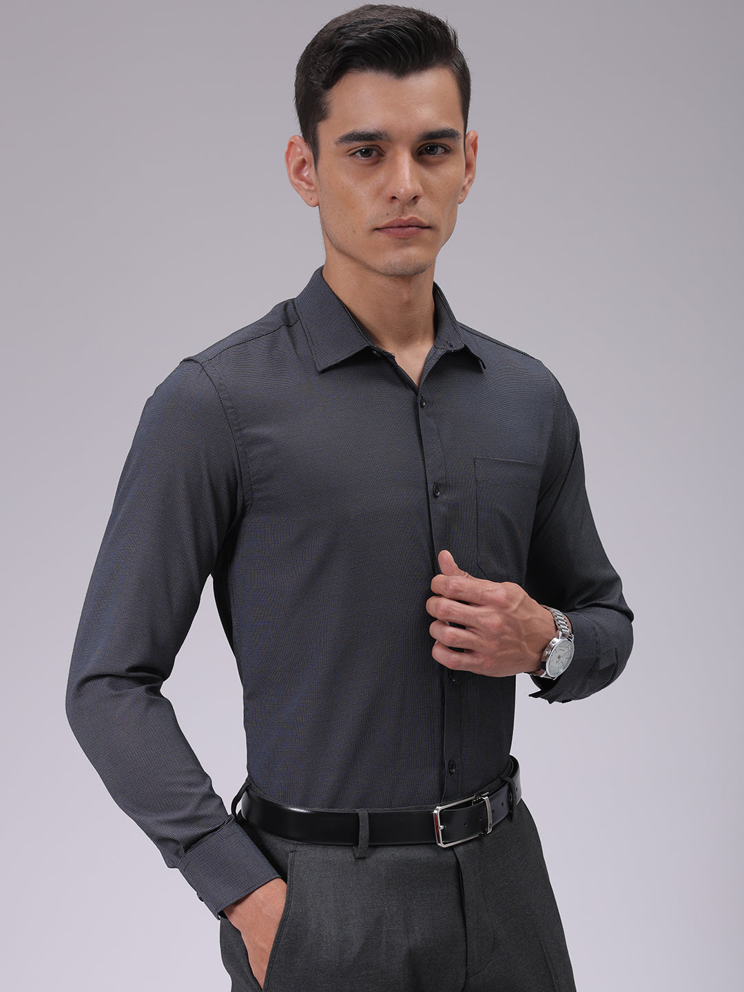 Luxe by TIGC Men's Black Slim Fit Solid Formal Shirt - view 4