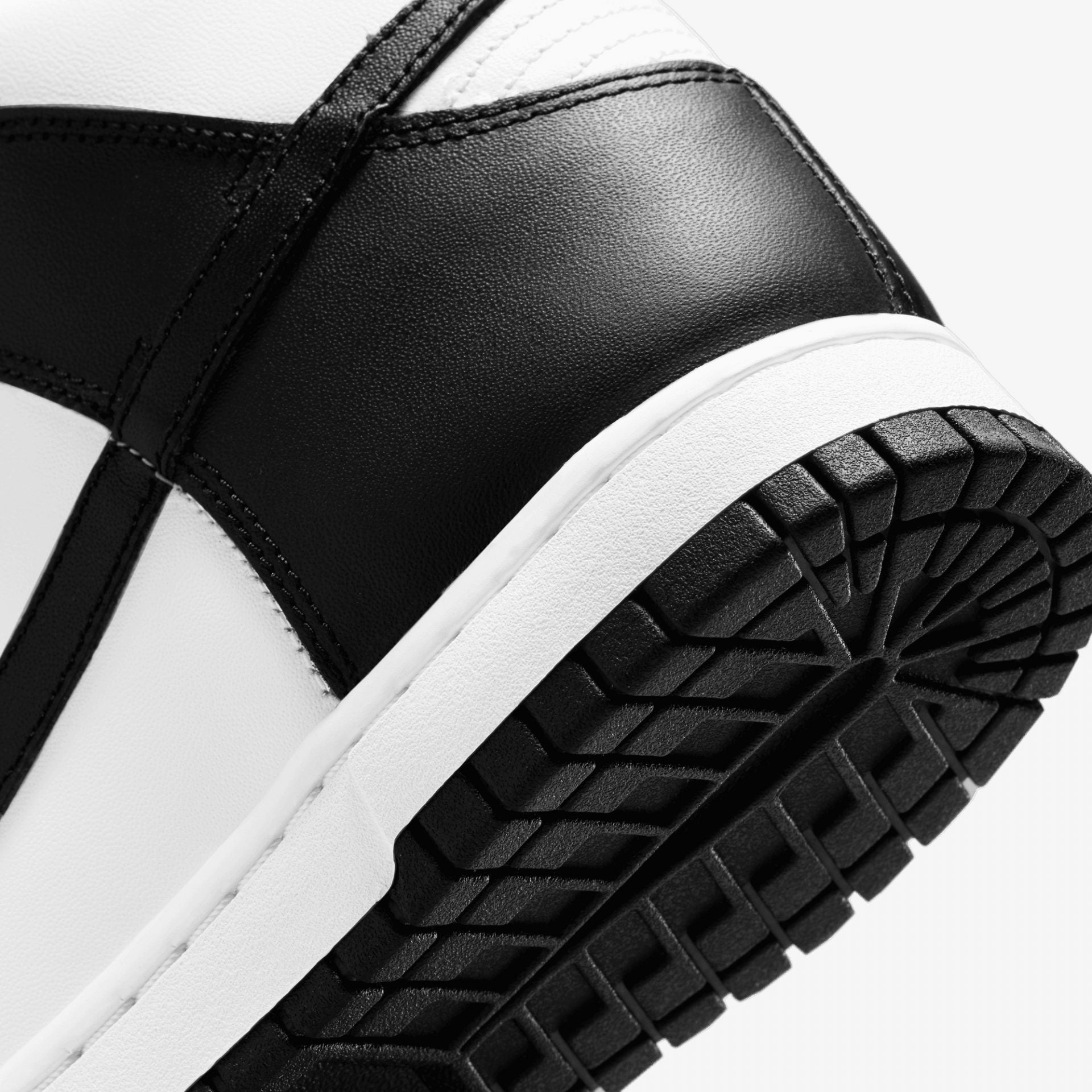 Nike | DUNK HIGH { BLACK/WHITE - view 4