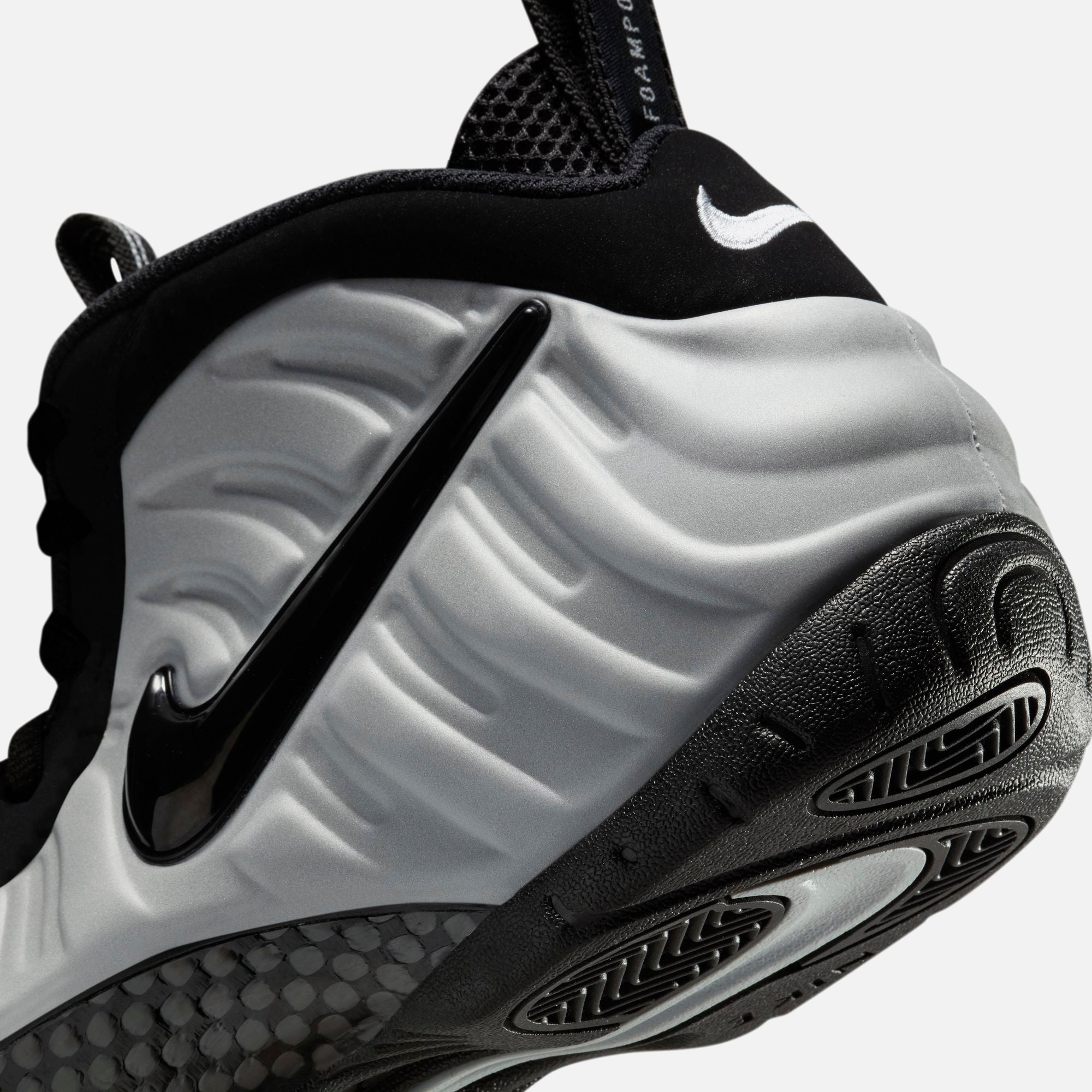 Nike Air Foamposite Pro - Wolf Grey / Black - view 8