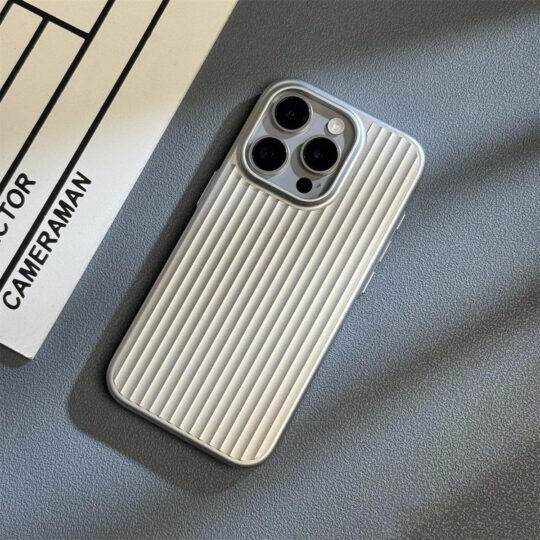 Million Cases Corrugated Pattern Matte Plating Case - iPhone - view 2