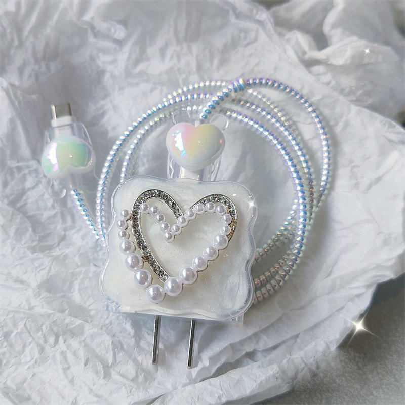 Peeperly Rhinestone Heart Adapter And Cable Protector Kit - view 9