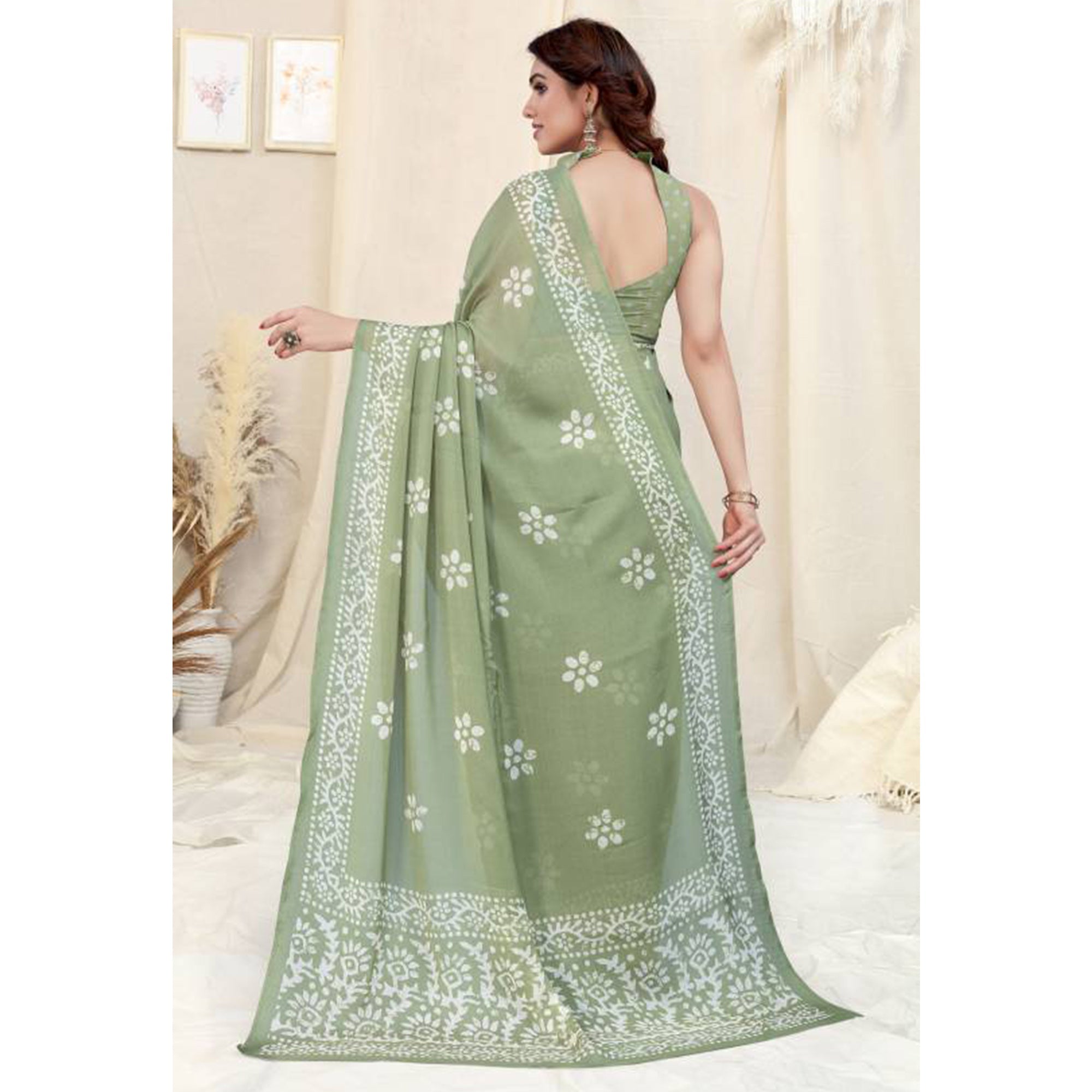 BlackTree green-floral-printed-chiffon-saree-3 - view 5