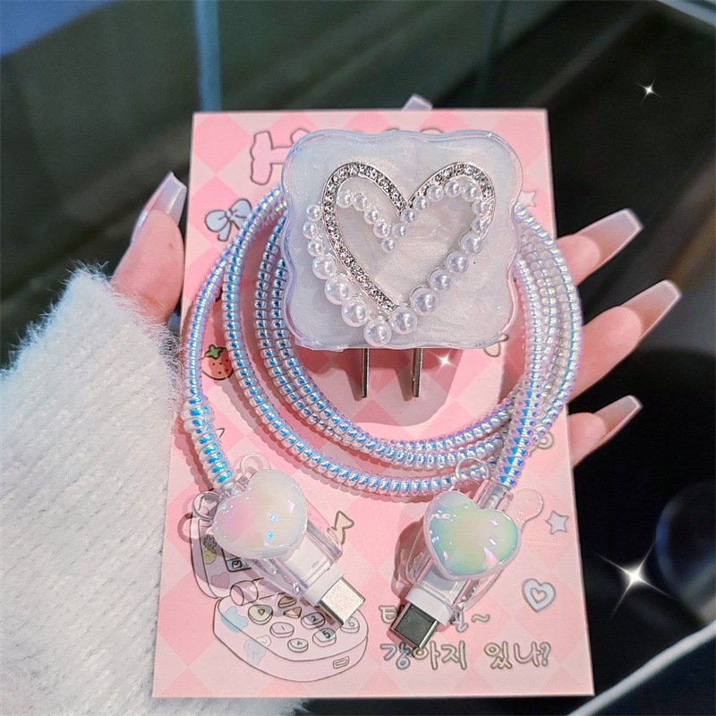 Peeperly Rhinestone Heart Adapter And Cable Protector Kit - view 7
