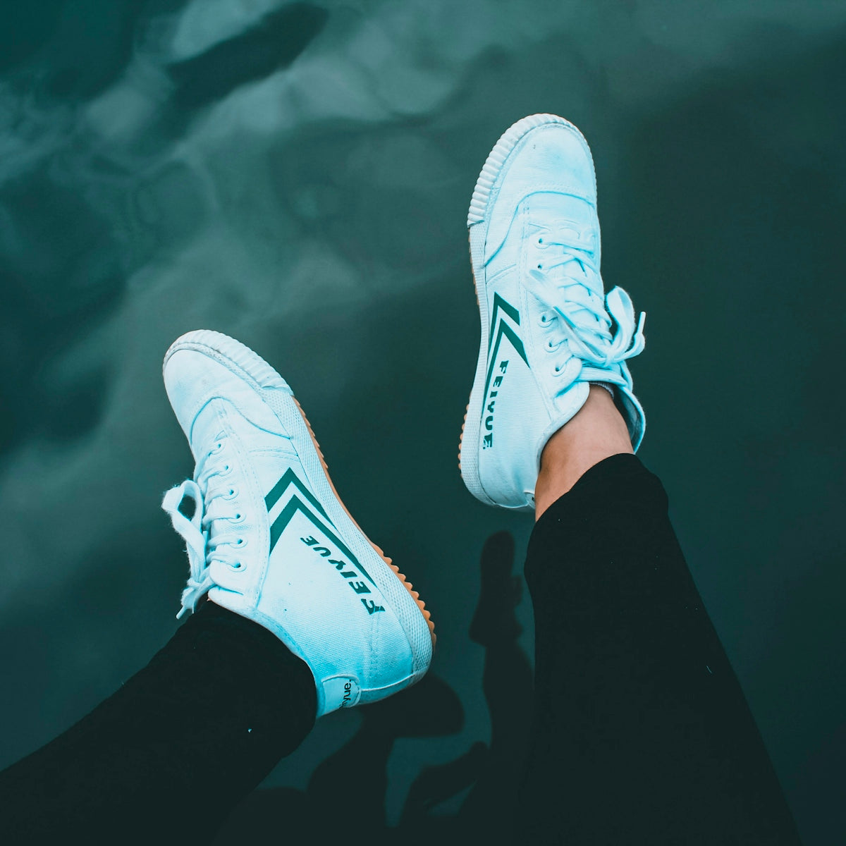 Maintain your white sneakers – How to Maintain Your White Sneakers and Keep Them Looking Fresh Year-Round