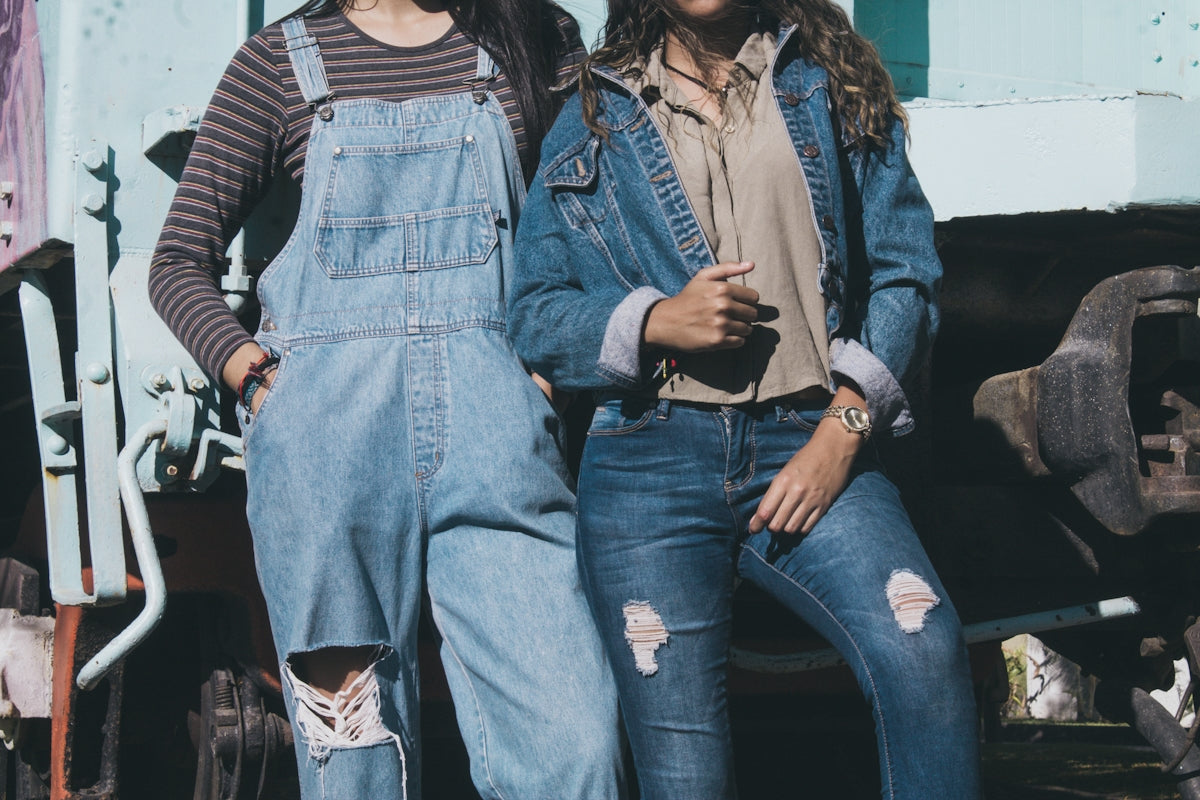 Styling BlackTree Jeans: How Navy Distressed Baggy Fit Elevates 2025’s Trendy Streetwear in India
