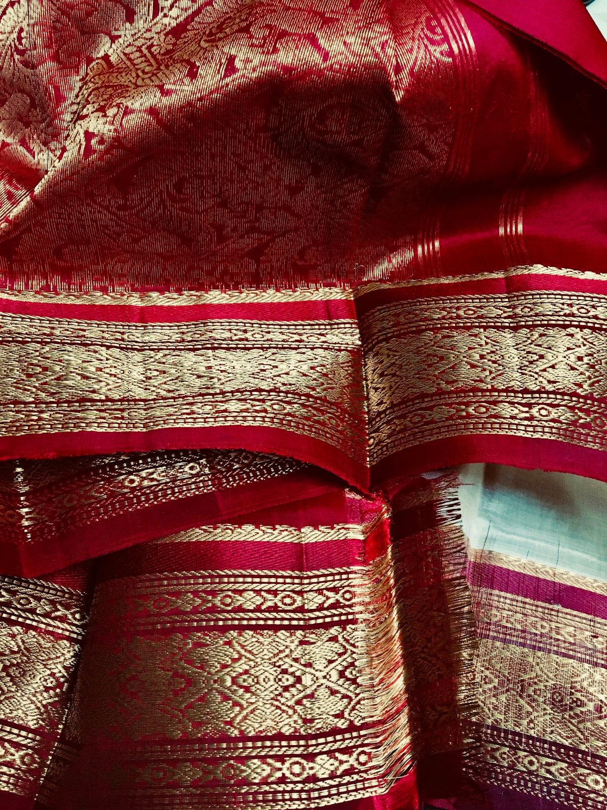Discover the Alluring Swatantrata Saree Online for Every Occasion