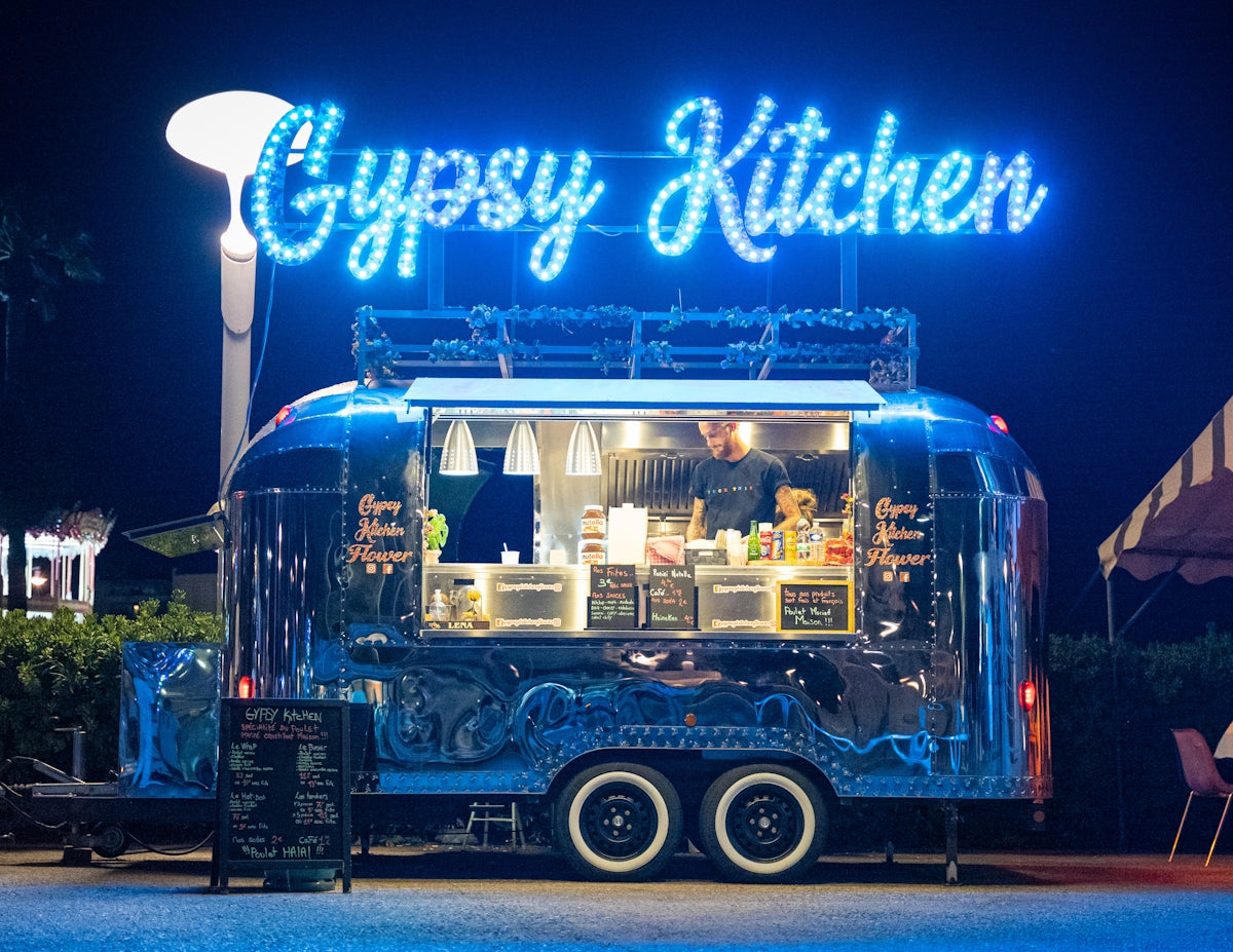 Kickstart Your Culinary Adventure with BlackTree: India’s Leading Gourmet Food Truck Brand Offering 100% Cashback on Vegan Street Food Trucks